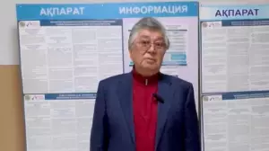 Драматург Нурлан Оразалин проголосовал на референдуме в Алматы