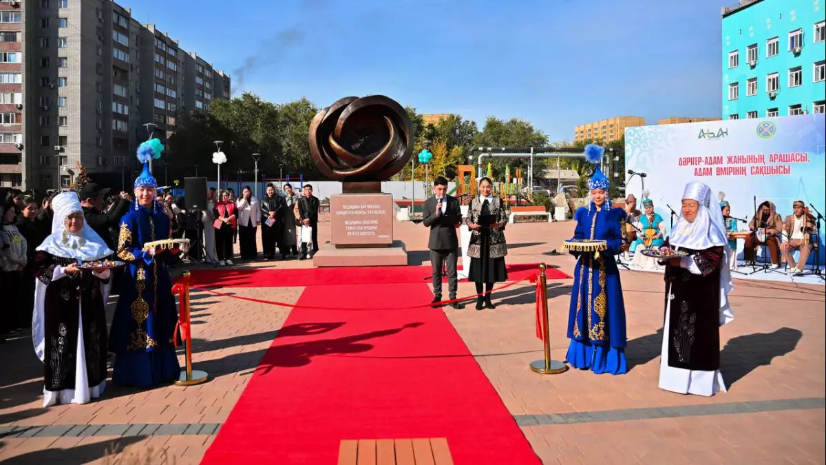 В Семее появился сквер медиков