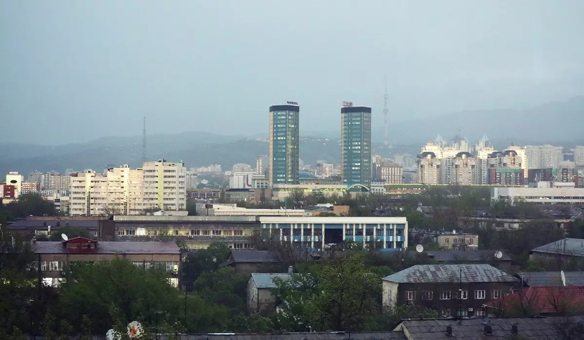 Сильное загрязнение сохраняется в двух мегаполисах Казахстана