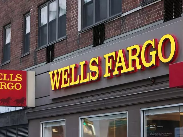 Один из топовых банков США Wells Fargo & Co снизил выручку