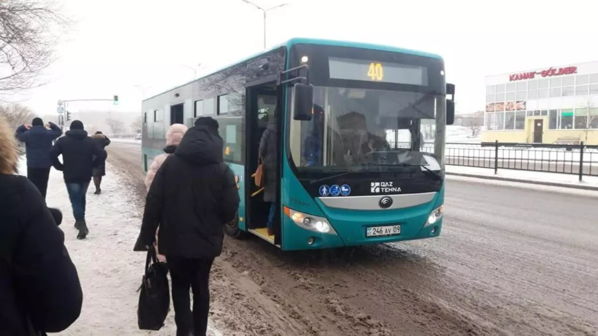 Қарағандыда көктайғақ салдарынан автобус жаяу адамды қағып өлтірді