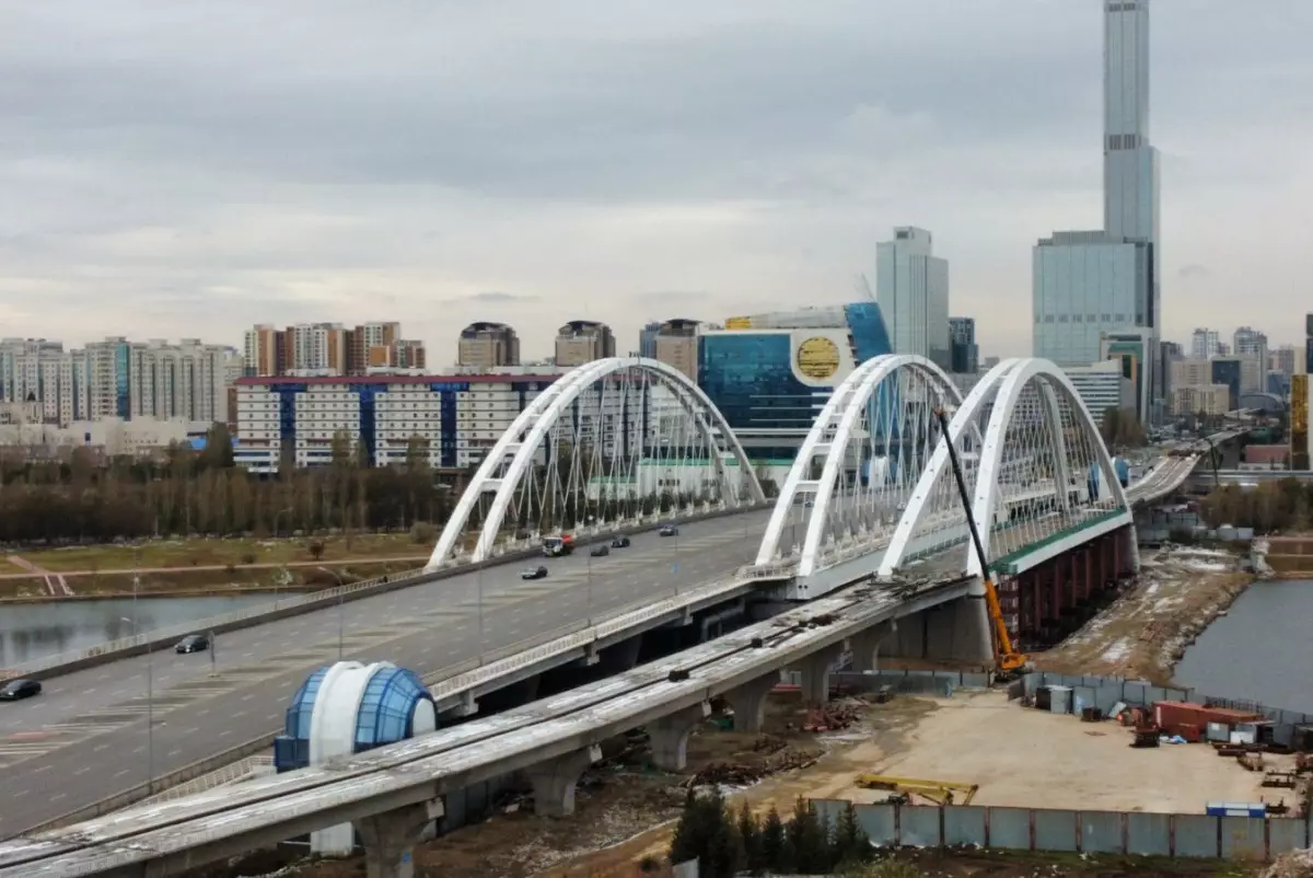 Завершено строительство вантового моста LRT в Астане