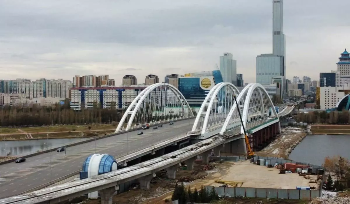 Елордада Есіл өзенінің үстінен өтетін LRT аспалы көпірінің құрылысы аяқталды