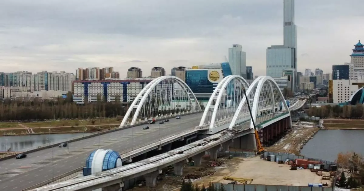   Астанада Есіл өзенінің үстінен өтетін LRT көпірінің құрылысы аяқталды   