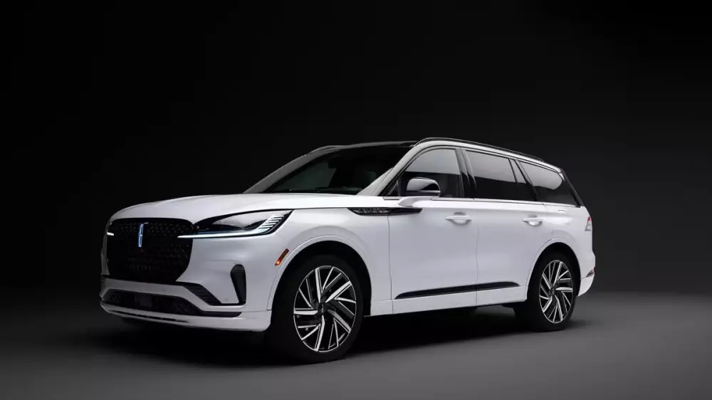 Новая тема Moonbeam для Lincoln Aviator 2025