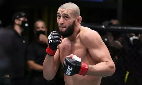 Хамзата Чимаева «удосрочили» во втором раунде в UFC