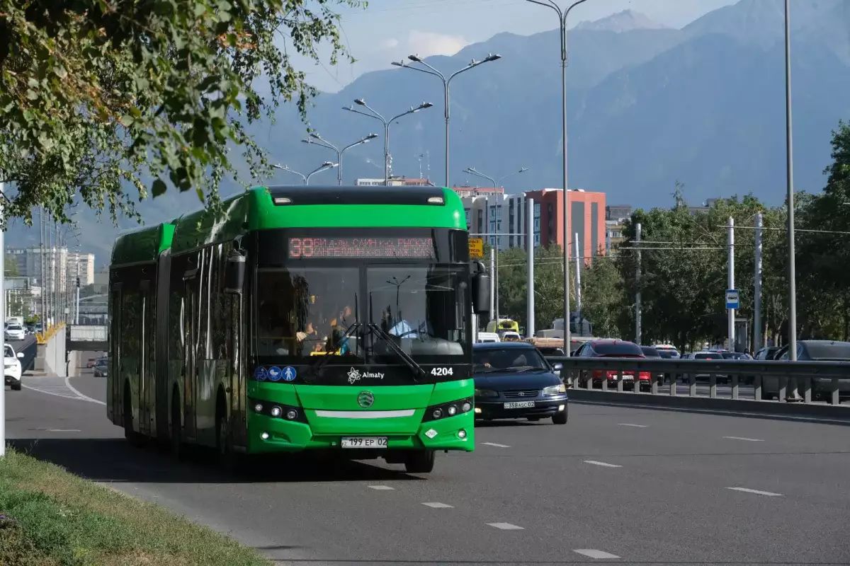 Алматы үшін жедел қоғамдық көлікті дамыту басты мәселе