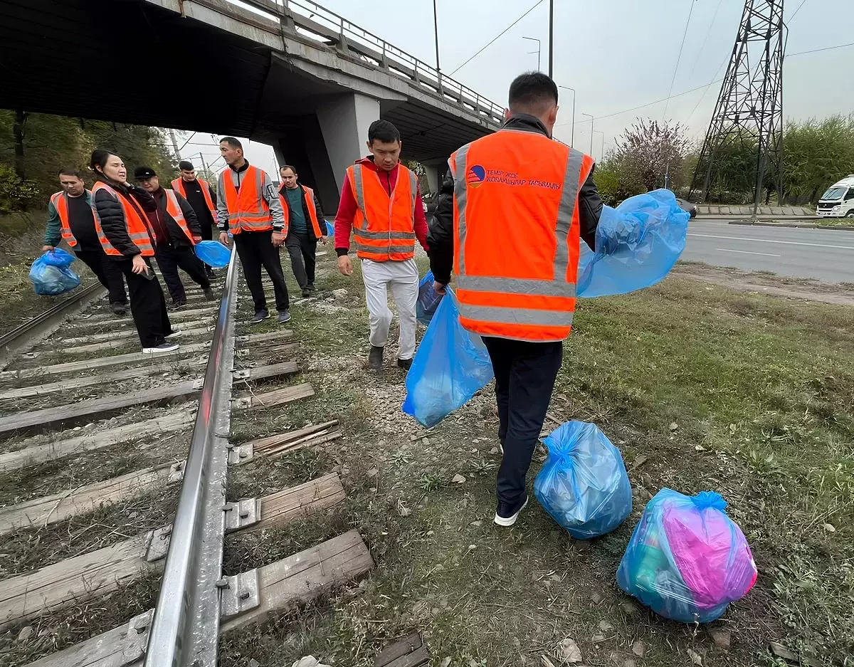 В Алматы продолжается экологическая кампания «Жарқын күз»