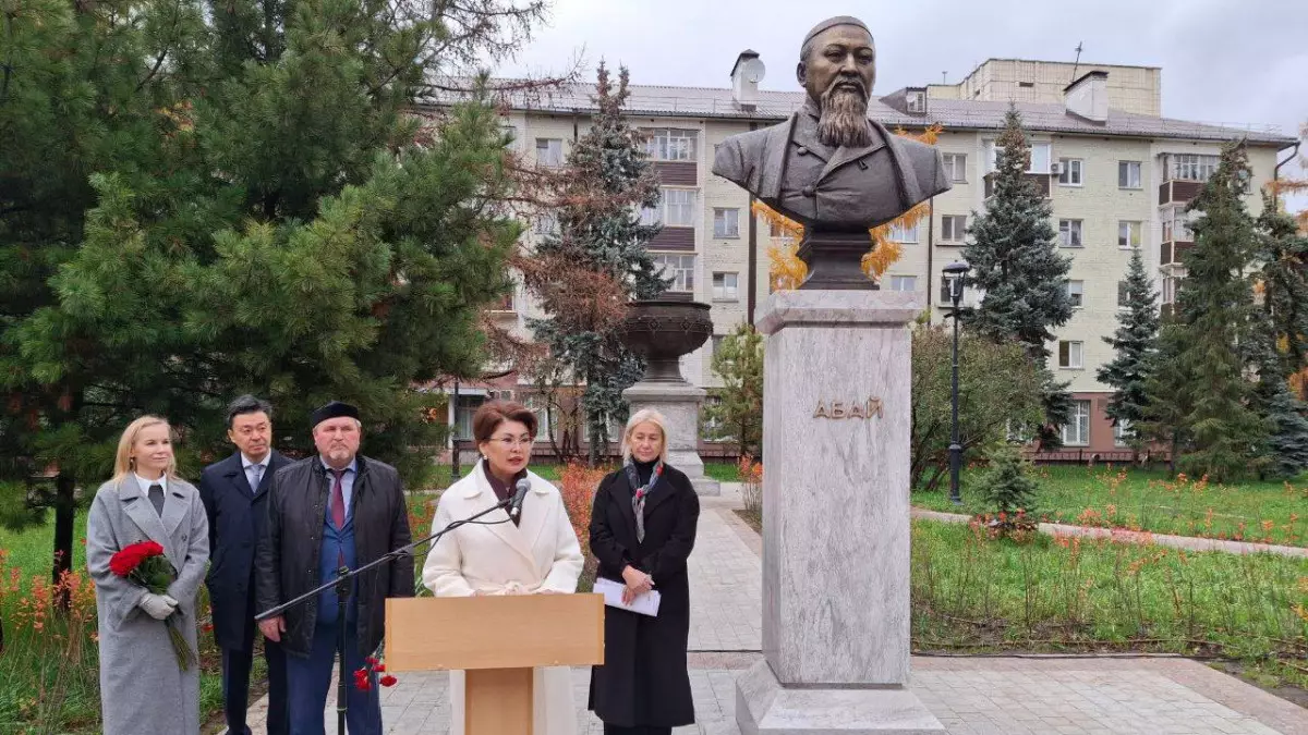 Татарстанда Абай Құнанбаевтың ескерткіш-бюсті ашылды