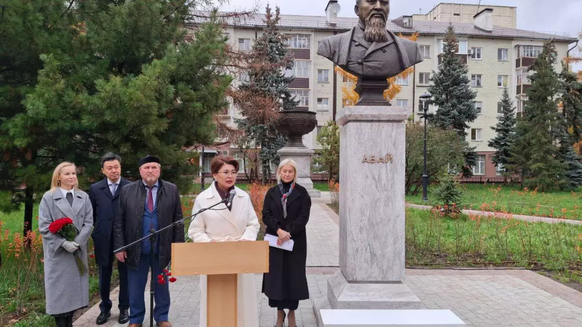 Татарстанда Абай Құнанбаевтың ескерткіш-бюсті ашылды