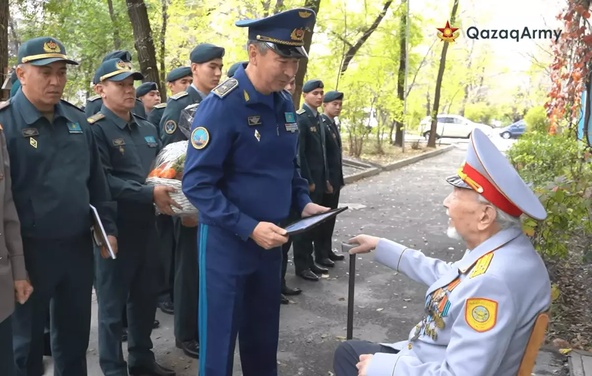 Ветеран Великой Отечественной войны отмечает вековой юбилей в День Республики