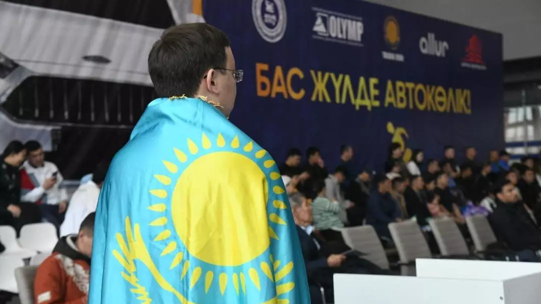 Асық ату: Астанада алғашқы ашық турнирдің чемпионы автокөлікке ие болды