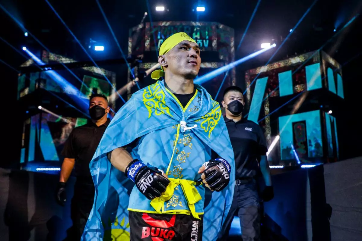 Қазақстанның танымал файтері Bellator чемпионынан жеңіліп қалды