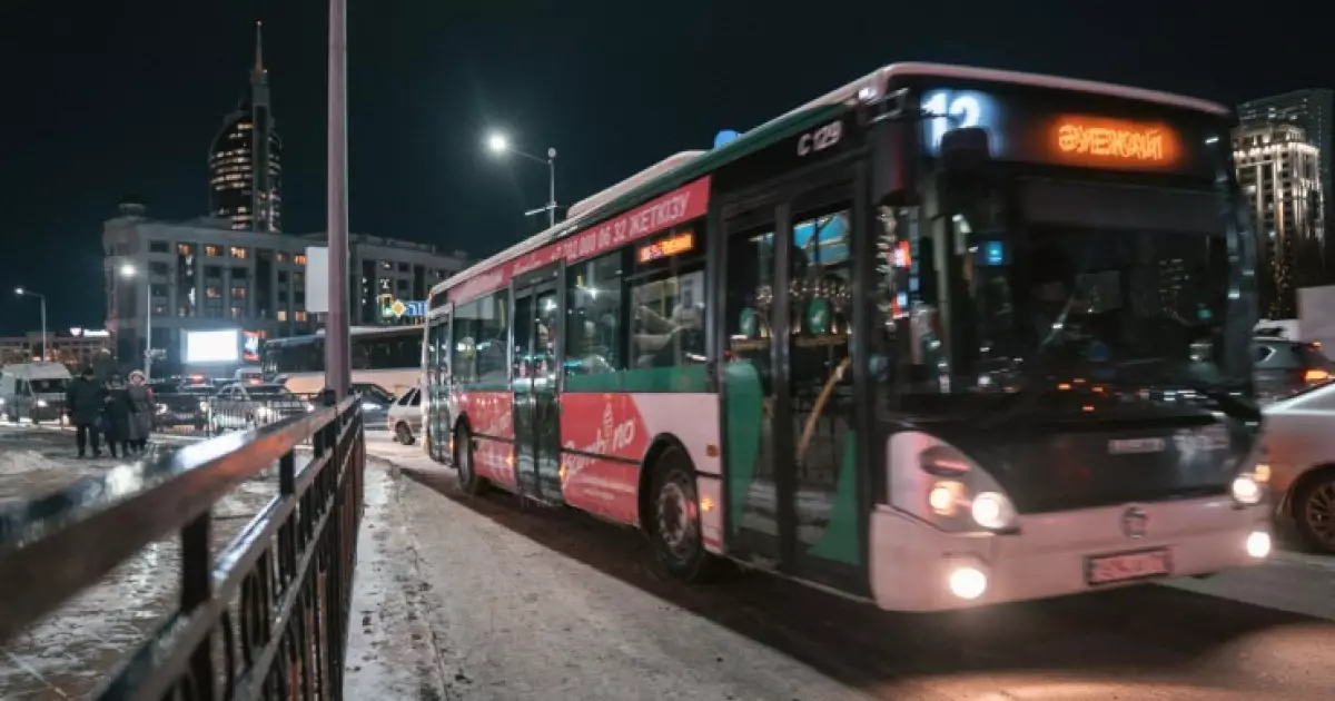   Астанада 22 жастағы бойжеткенді автобус қағып өлтірді   