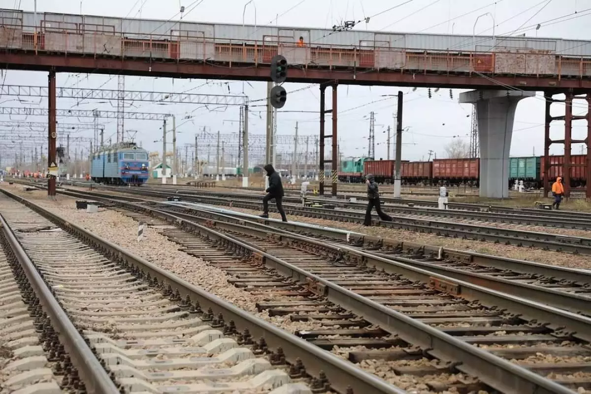 Женщина попала под грузовой поезд в Усть-Каменогорске