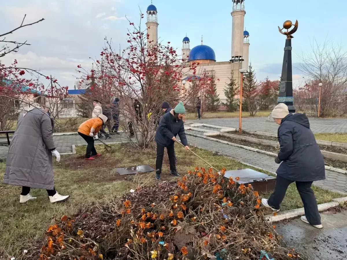 На страже окружающей среды: продолжается акция "Таза бейсенбі" партии AMANAT