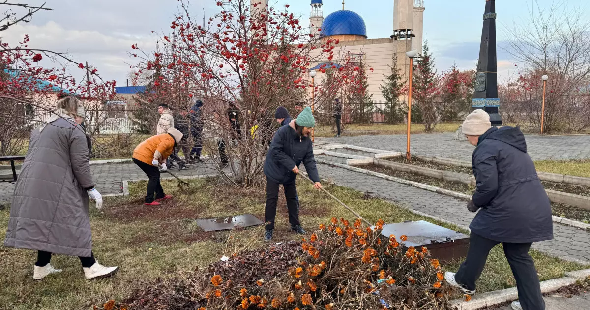   «Таза бейсенбі»: партия мүшелері ел аумағы бойынша 10 мың тоннадан астам қоқыс жинады   