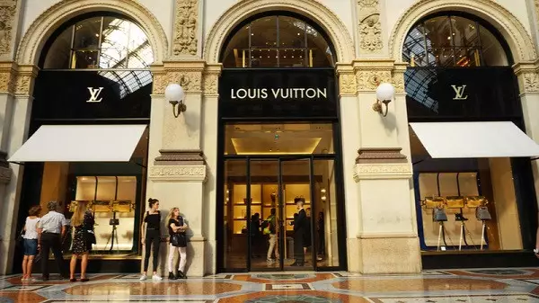 Министрлік Louis Vuitton бренді Қазақстанның матасын қолданатынын айтты