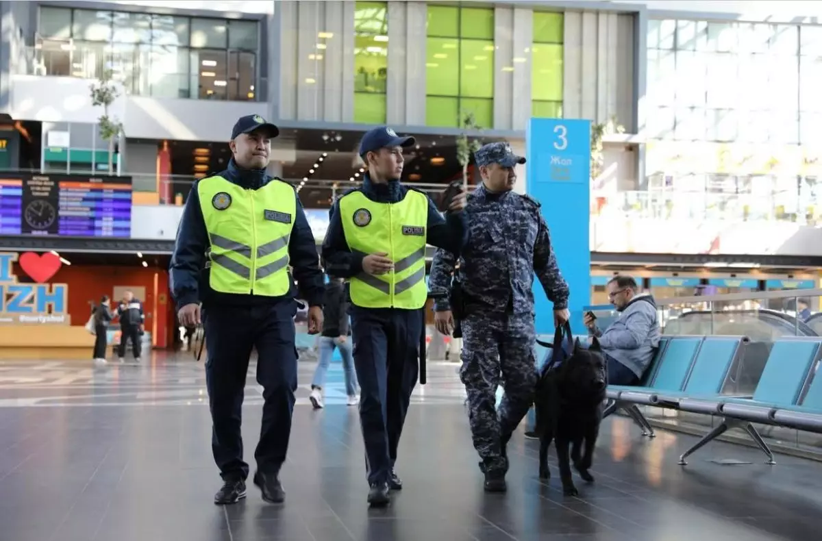 Мужчина без документов и билетов пытался попасть на борт самолета в Астане