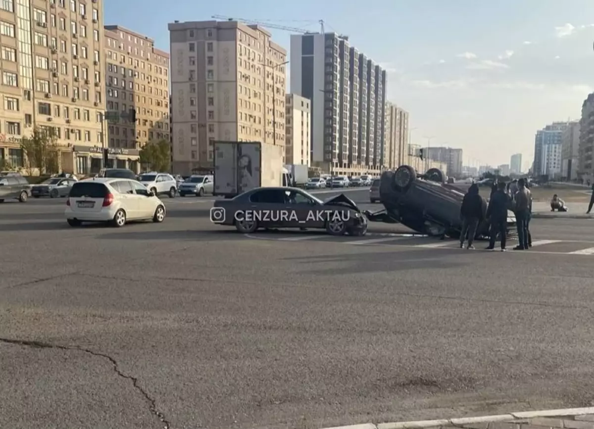 Несовершеннолетние в Актау попали в ДТП: медики рассказали о состоянии пострадавших