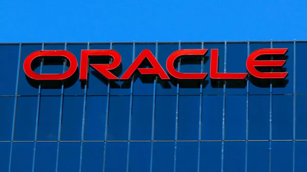 Oracle выкупает долги своего российского подразделения