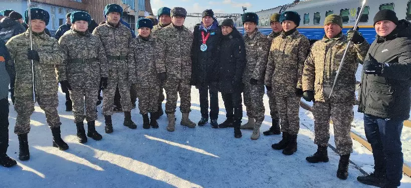 Призера чемпионата мира по боевому самбо встретили на вокзале Семея