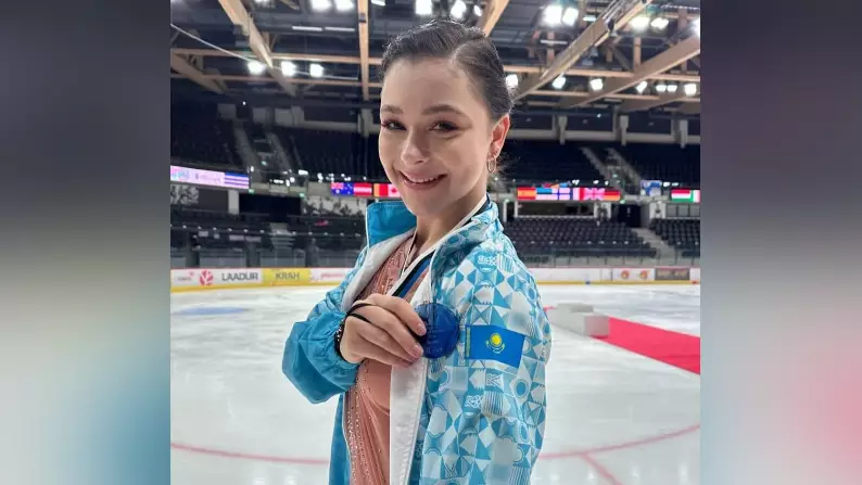 Софья Самоделкина принесла Казахстану серебро по фигурному катанию на турнире Tallinn Trophy