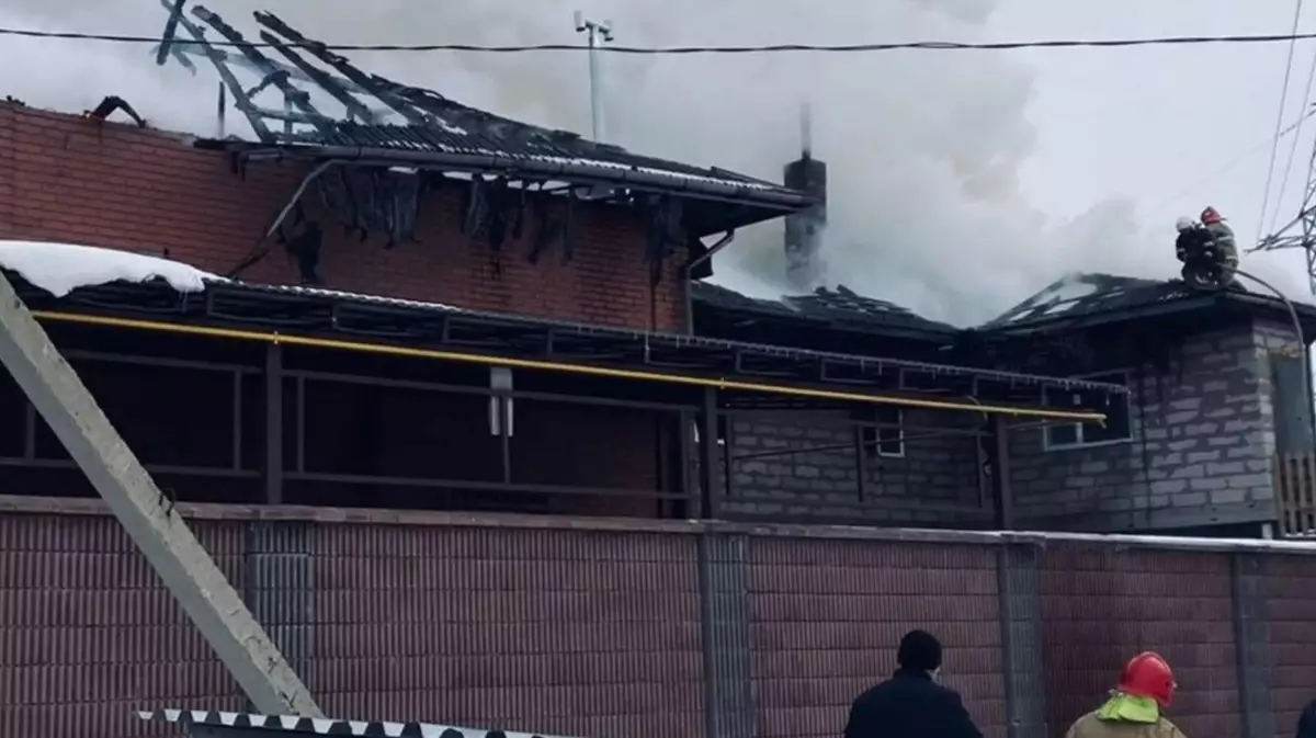 В Астане в пожаре в частном доме погибли четверо детей - младшему было всего два года