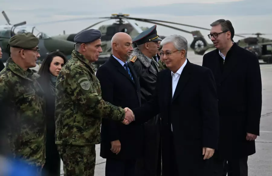 Тоқаев Сербияның қорғаныс өнеркәсібі өнімдерінің көрмесіне барды