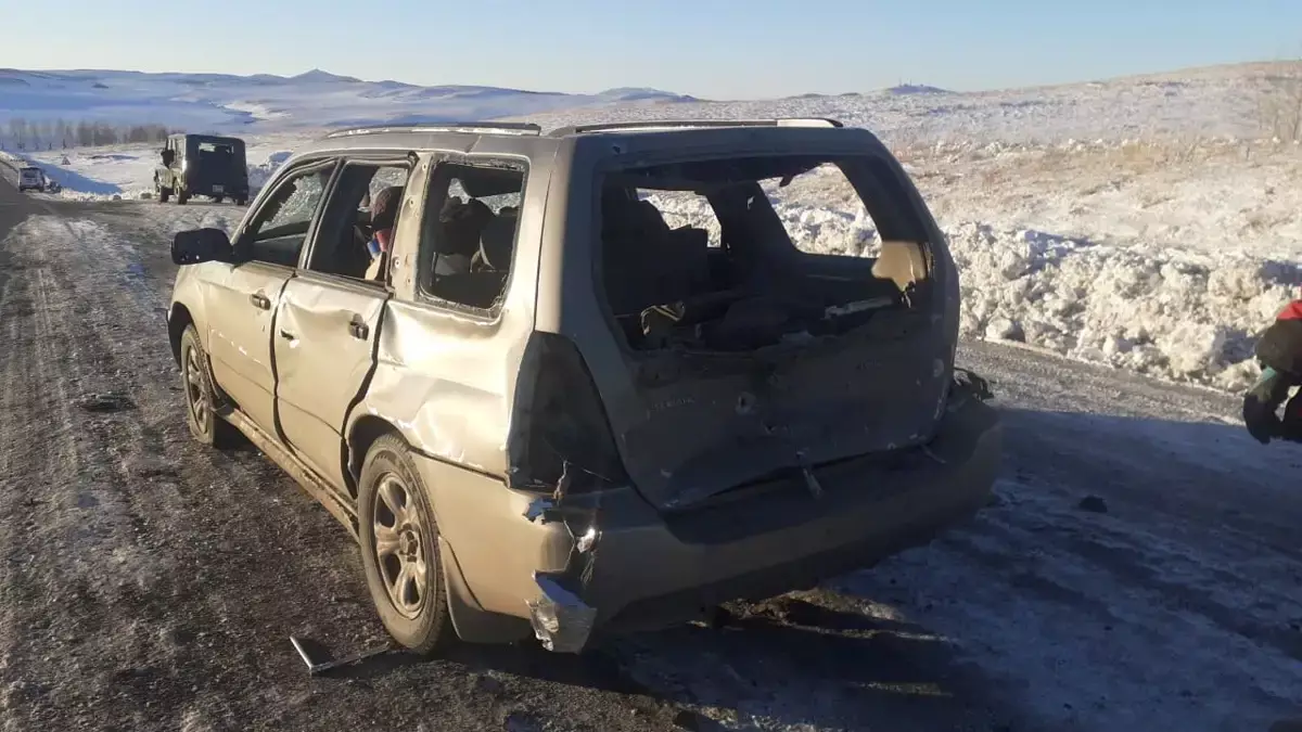 Грузовик взорвался на трассе в ВКО: погибли двое