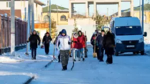 Волонтеры продолжают помогать пожилым астанчанам