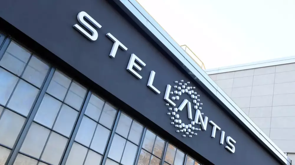 Stellantis сокращает рабочие места в США для переключения на электромобили