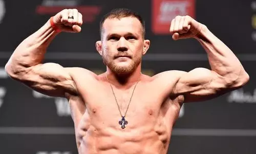 Петр Ян прошел взвешивание перед главным боем турнира UFC