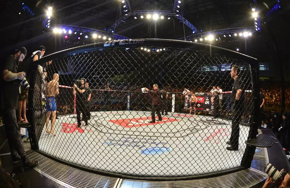 Том Аспиналл ведет переговоры с UFC о следующем поединке, Джон Джонс начал тренировки