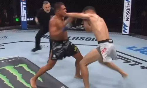 Видео полного боя казаха с нокдауном и разгромом в UFC