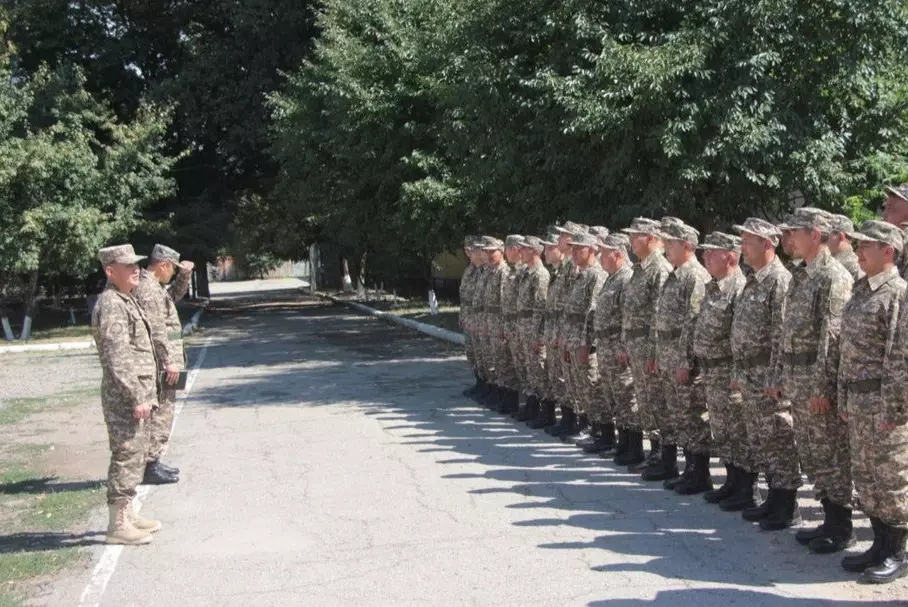 В армию призовут сотни офицеров запаса в Казахстане