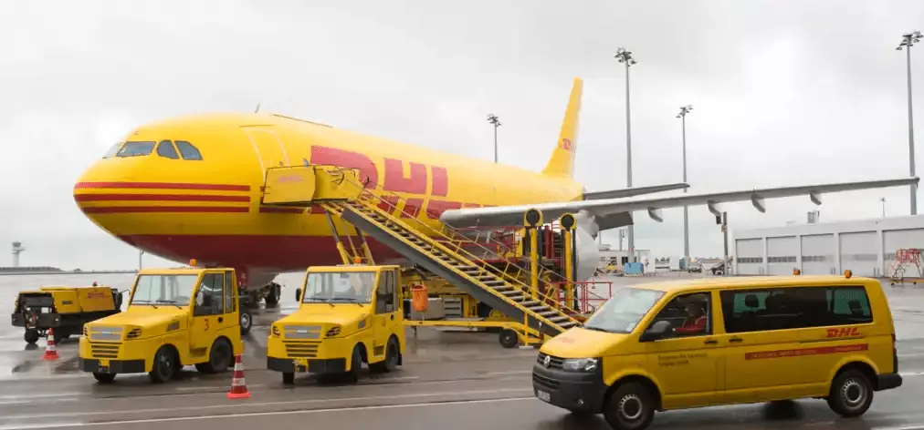 Грузовой самолёт DHL упал на жилой дом у аэропорта Вильнюса