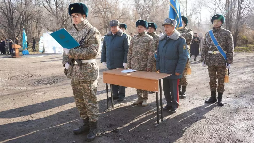 Алматыда әскери-техникалық мектепте ант беру рәсімі өтті