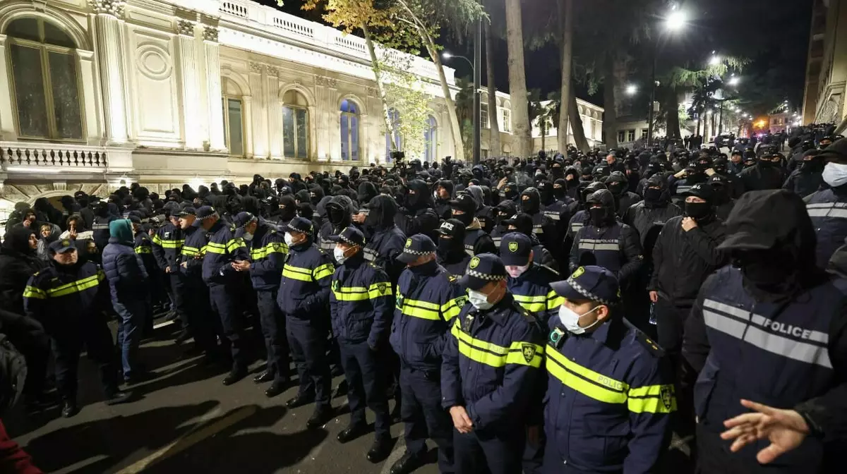 Тбилисиде шерушілер полициямен қақтығысты