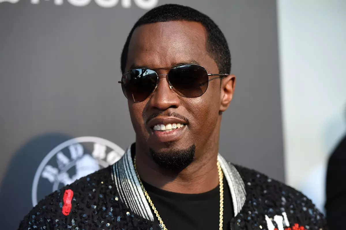 Очередное обвинение: P. Diddy пытался выбросить женщину-дизайнера с балкона 17 этажа