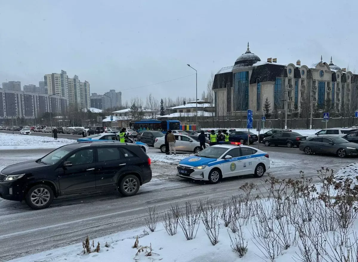 Три иномарки столкнулись в Астане, есть пострадавшие