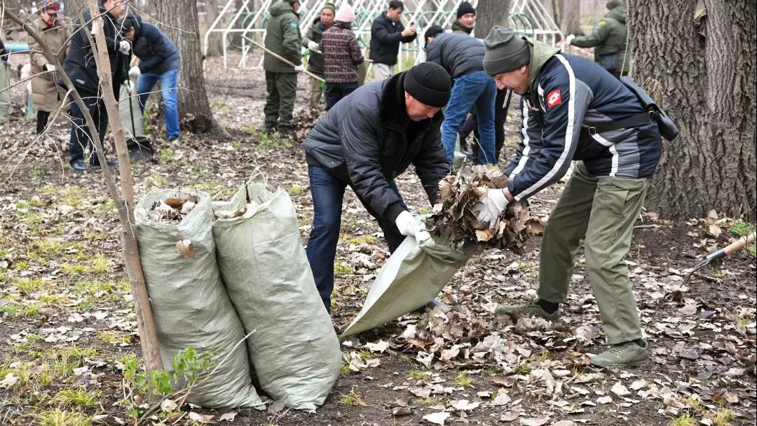 Алматыда бір аптада 10 мың текше метрден астам қоқыс шығарылды