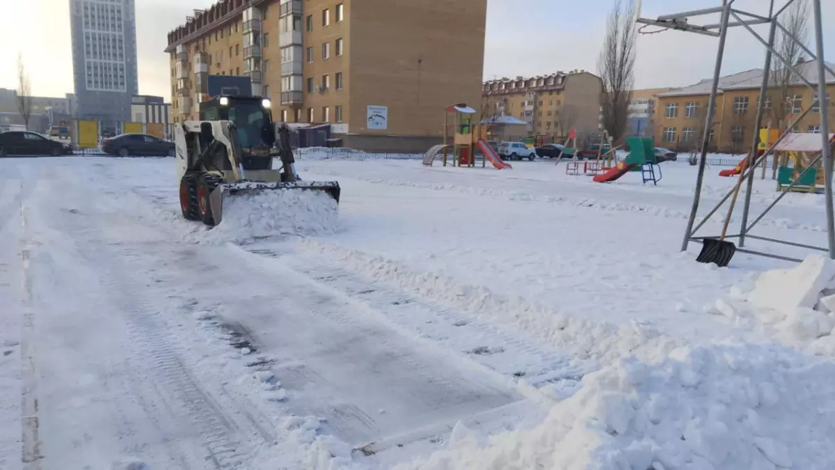 Елордада қар тазалау жұмыстарына 2 700-ден астам жұмысшы шықты