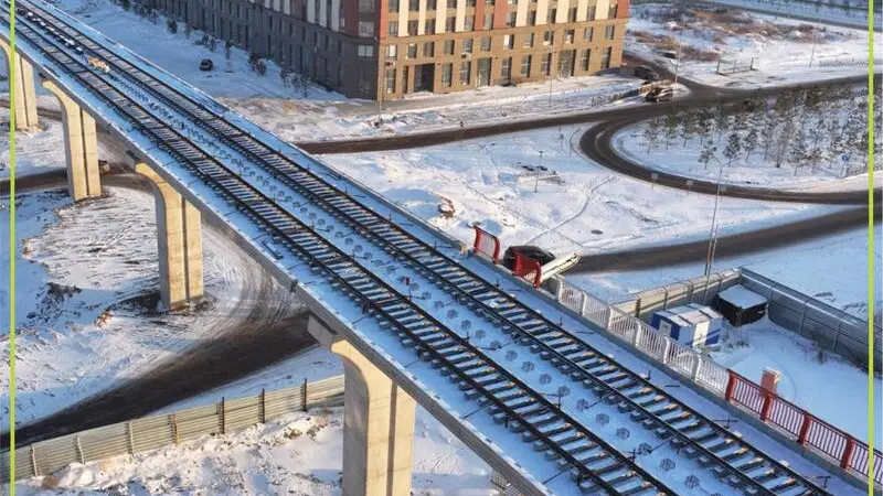 В Астане началась укладка рельсов на эстакаде LRT: первые 500 метров завершены