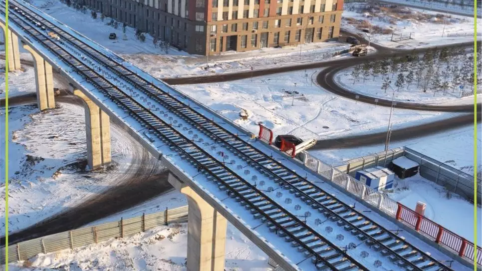 LRT құрылысы: Жарты шақырым рельс төселді