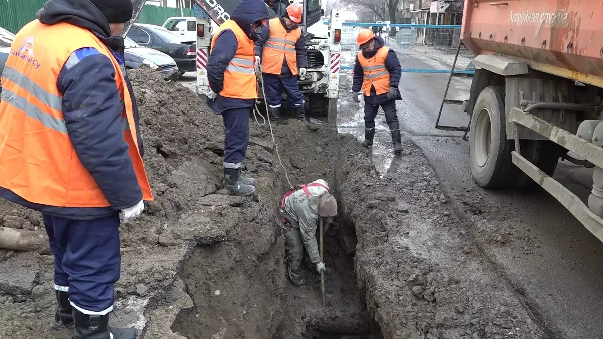 В Алматы с начала года обновили порядка 32 километров инженерных сетей