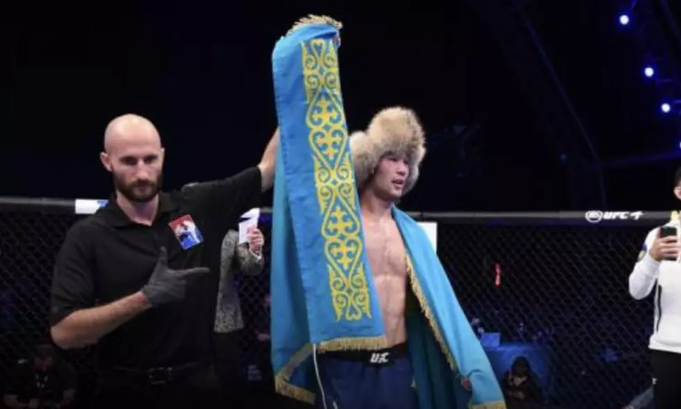 Токаев поздравил Рахмонова с победой в UFC