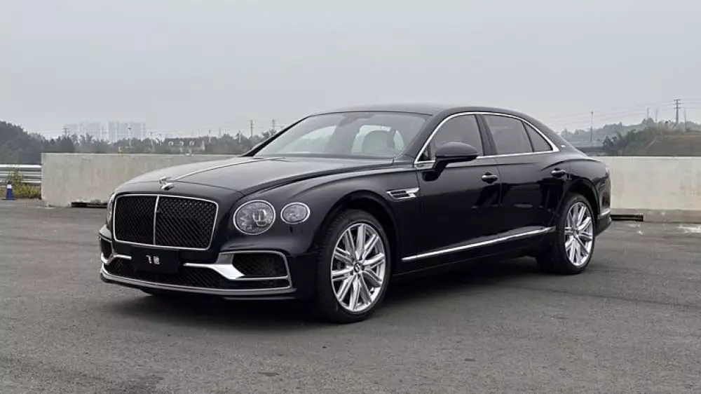 Уникальная версия Bentley Flying Spur в честь панд