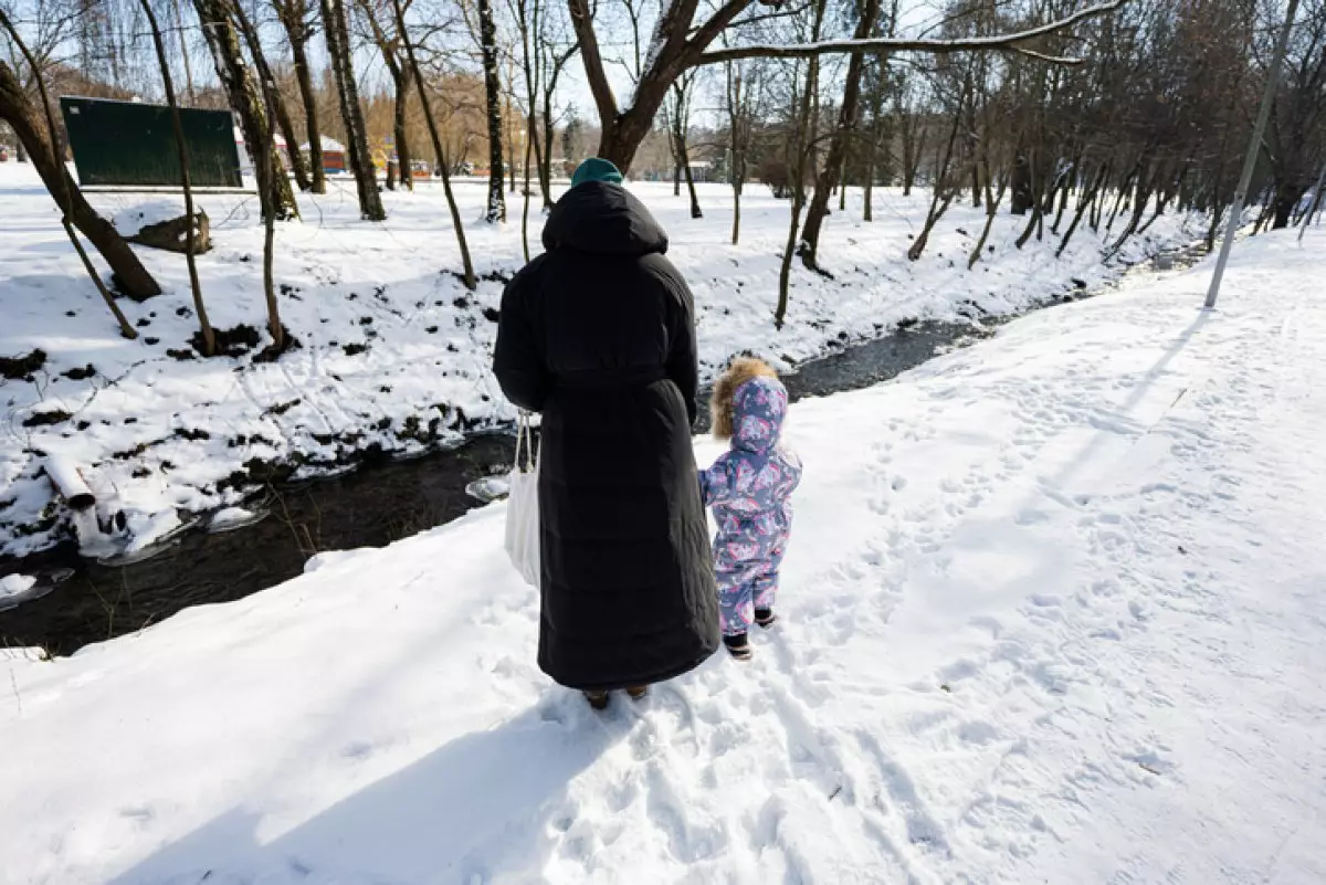 Іздеуде жүрген жас ана сәбиімен бірге табылды