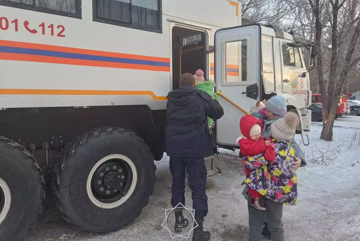 Пожар в многоэтажке произошёл в Караганде